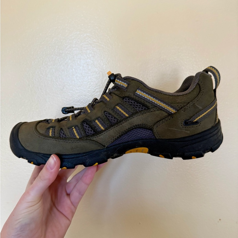 KEEN Size 5 Alamosa Waterproof Hiking Shoes Mens Size 5